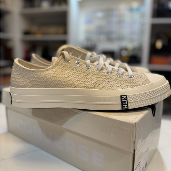 Kith Converse Beige Textured Sneakers - Picture 7 of 9